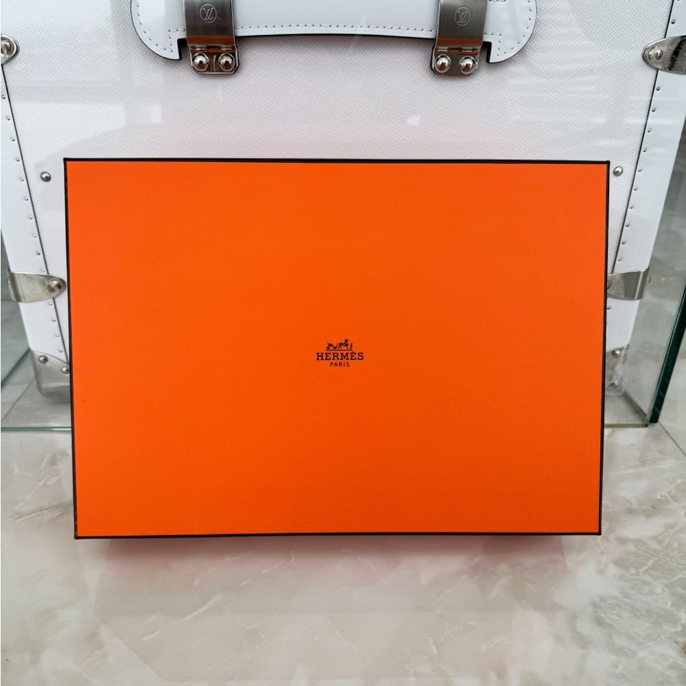 Large Hermès ⭐️ Empty Gift Storage Box 13 1/4" x 9 1/4” x 3 1/4"